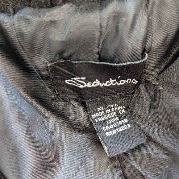 Women's Trench coat - Picture 2 of 3